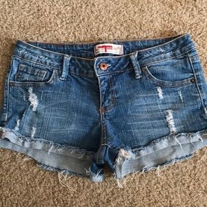 Cute jean booty shorts!